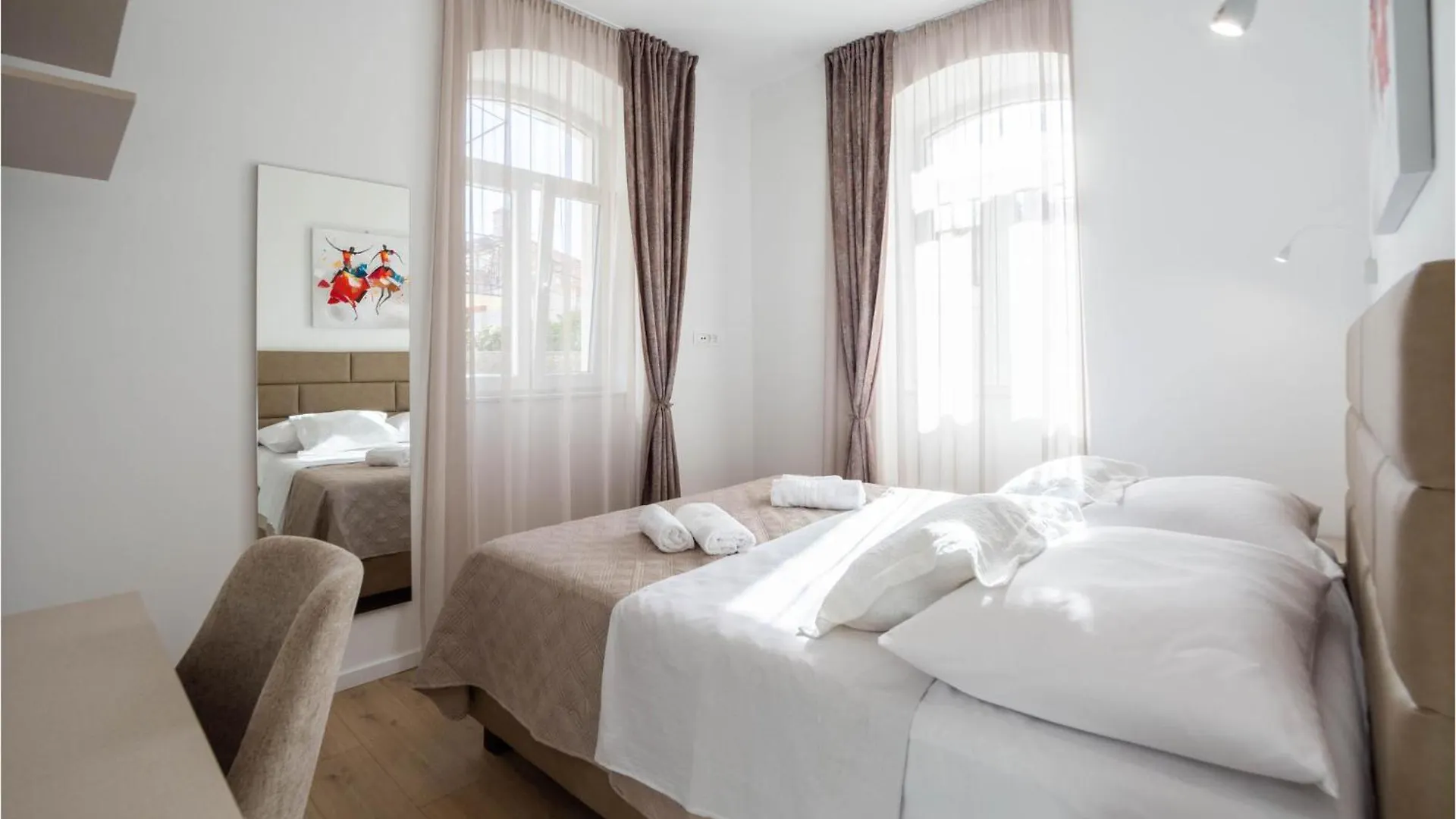 Gorgeous Apartment In Split With Kitchen