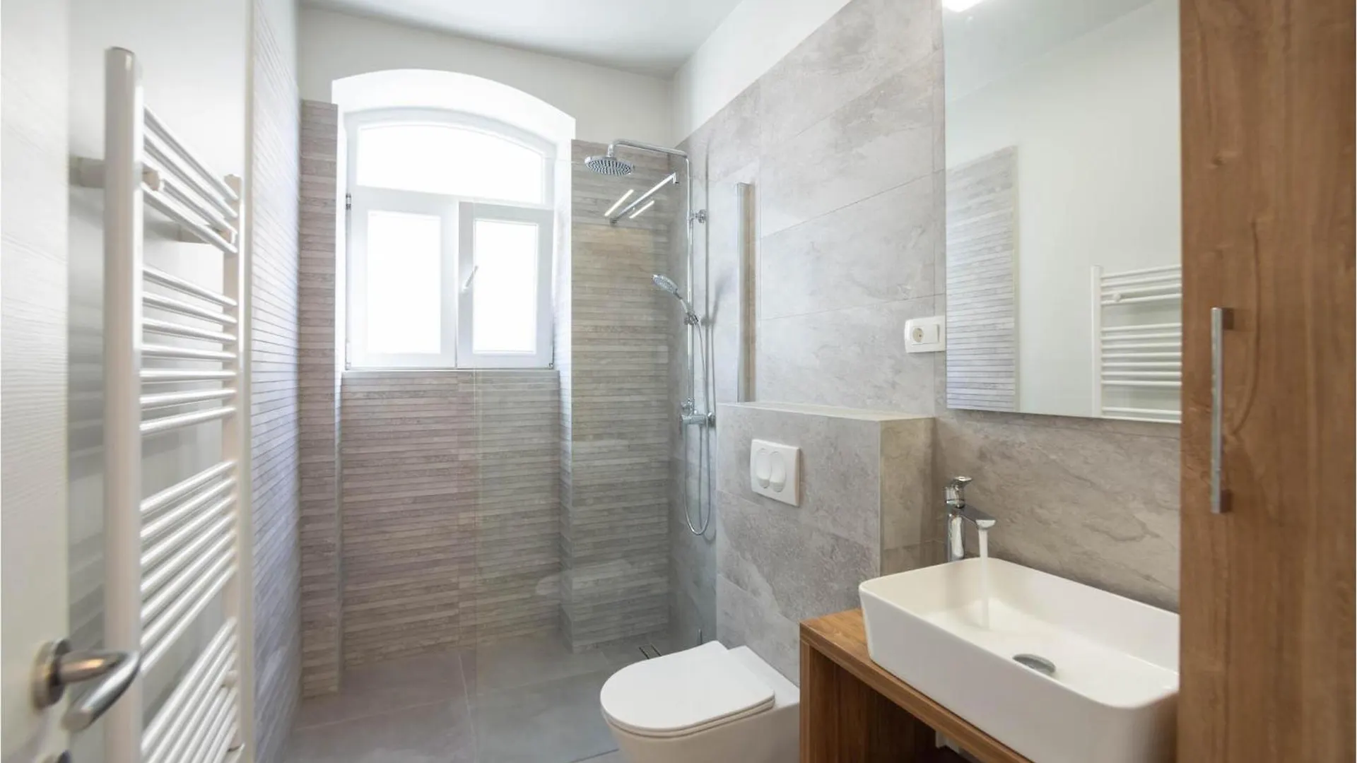 Gorgeous Apartment In Split With Kitchen